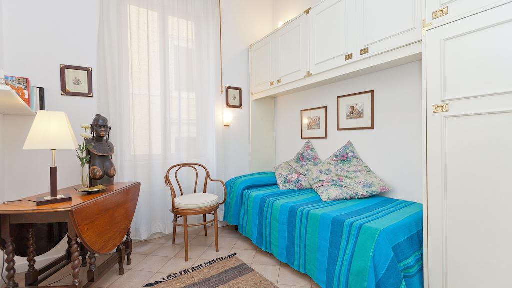 Monti Apartment Ρώμη Δωμάτιο φωτογραφία